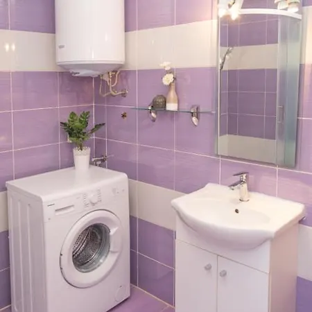 Kuca S Bazenom Emanuela *