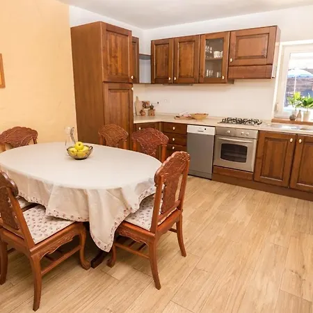 Kuca S Bazenom Emanuela Porec