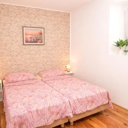 Vila Kuca S Bazenom Emanuela