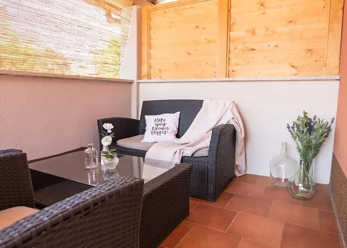 Kuca S Bazenom Emanuela Вілла Пореч